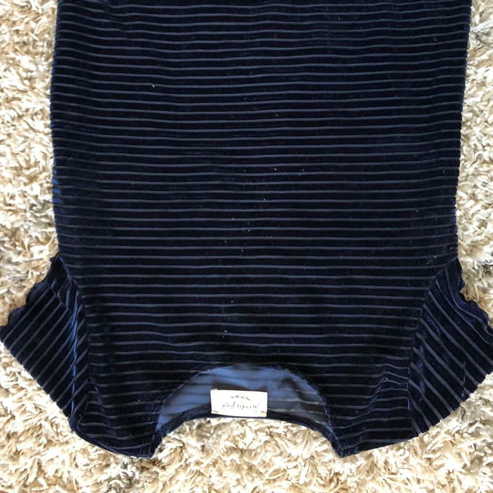Navy blue velvety t shirt